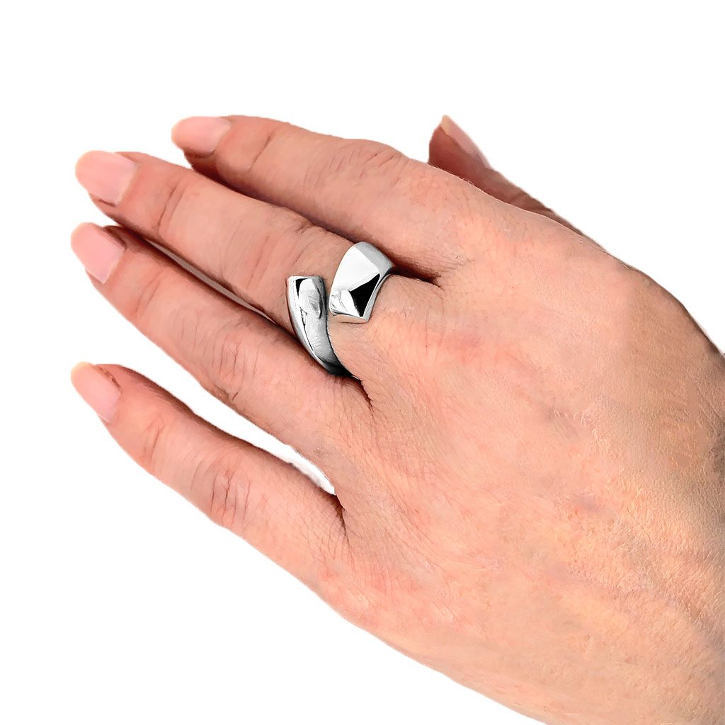 Open-Silver-Ring-with-model-Nueve-Sterling